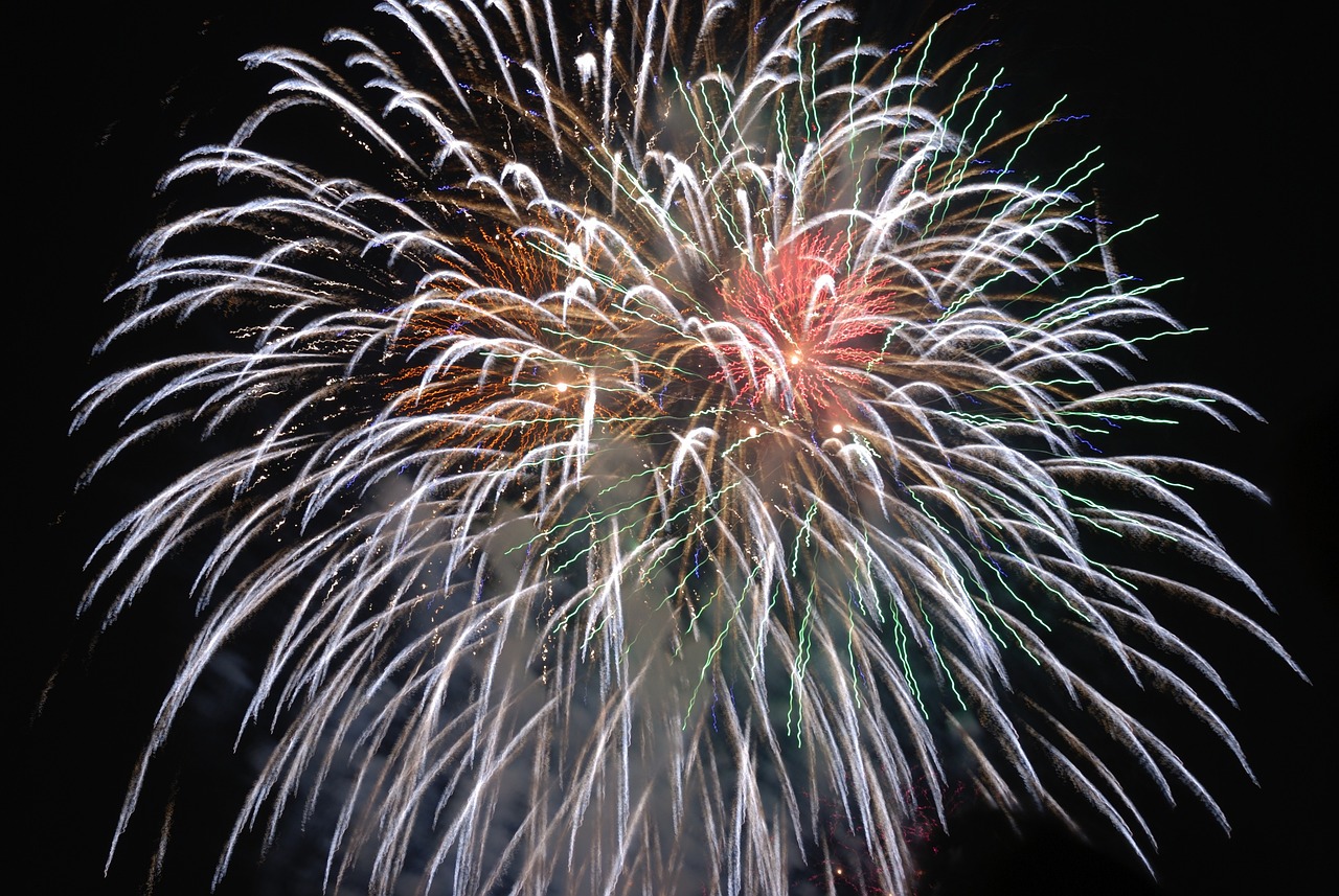 Fireworks, white, red — Exploring the Benefits of 6mm Armoured Cable in High-Load Installations